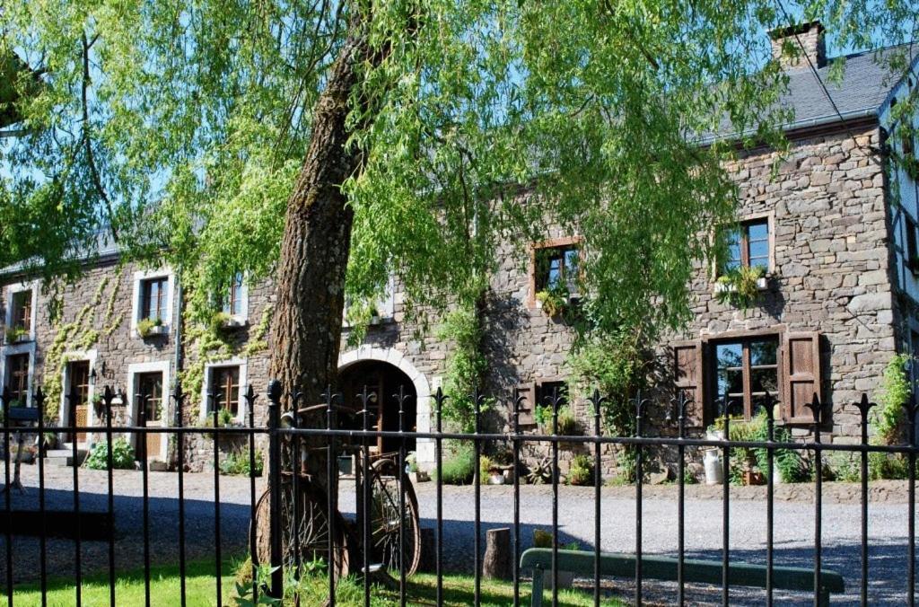 Le Clos De La Fontaine Bed & Breakfast 4*